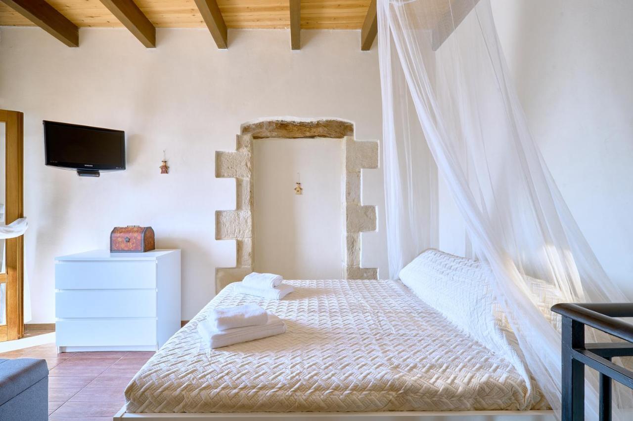 Vaggelis Little Stone House * Maredhiana