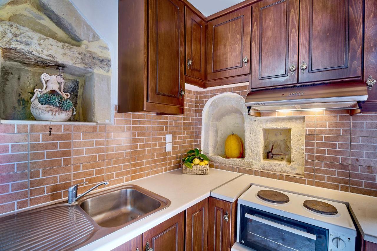 Vaggelis Little Stone House *